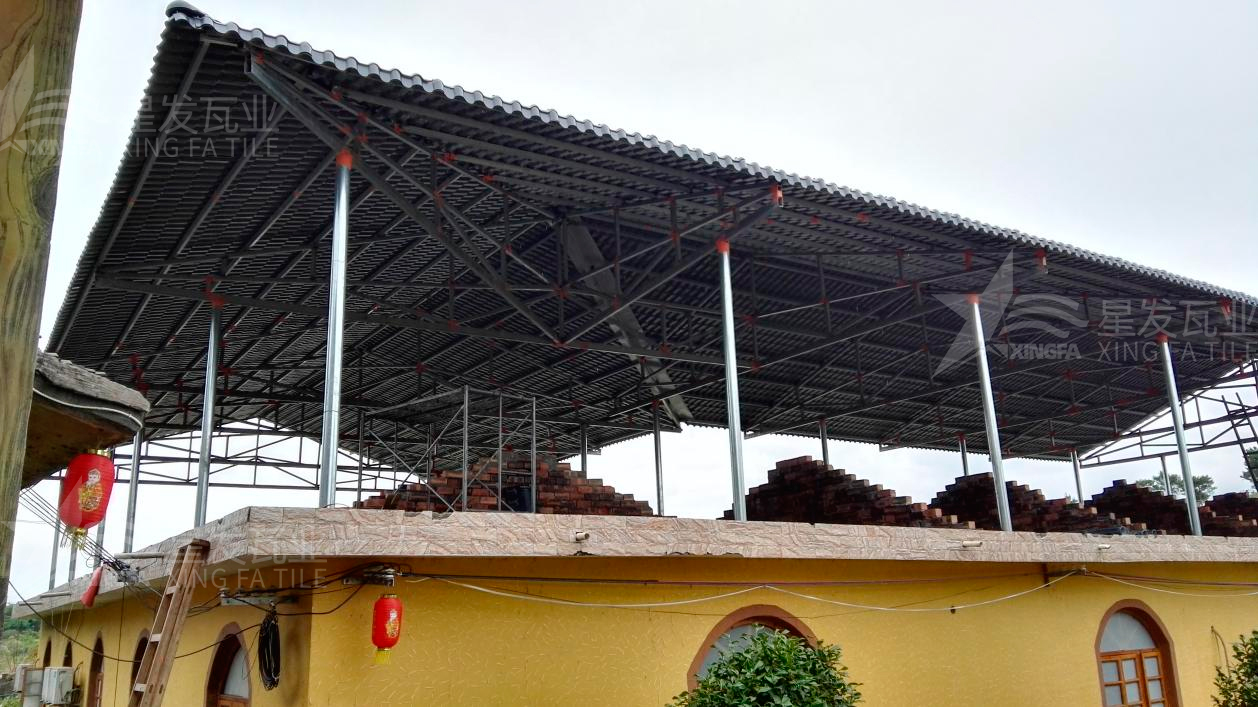 “鋼結(jié)構(gòu)+合成樹脂瓦”屋面建筑體系已被普遍應(yīng)用，促進(jìn)行業(yè)發(fā)展