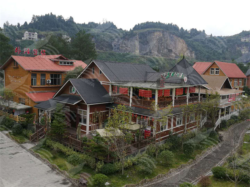 選擇合成樹脂瓦，為南方屋頂雨季防水護航